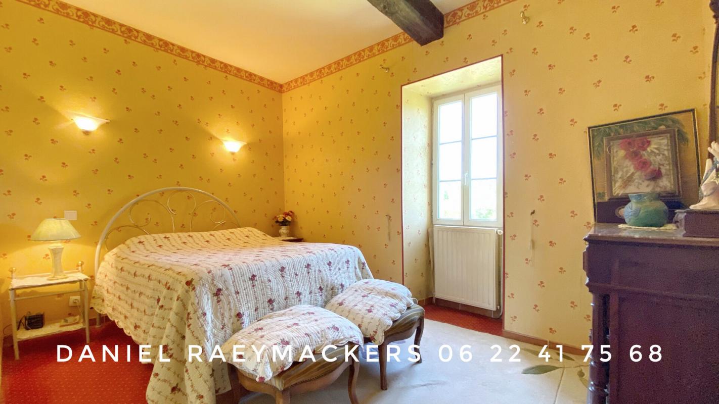 NEUVIC Daniel Raeymackers Maison Neuvic 11 pièces 7