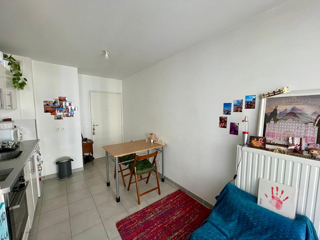 TOULON A Saisir - T1 récent avec extérieur - Toulon (83100) 4