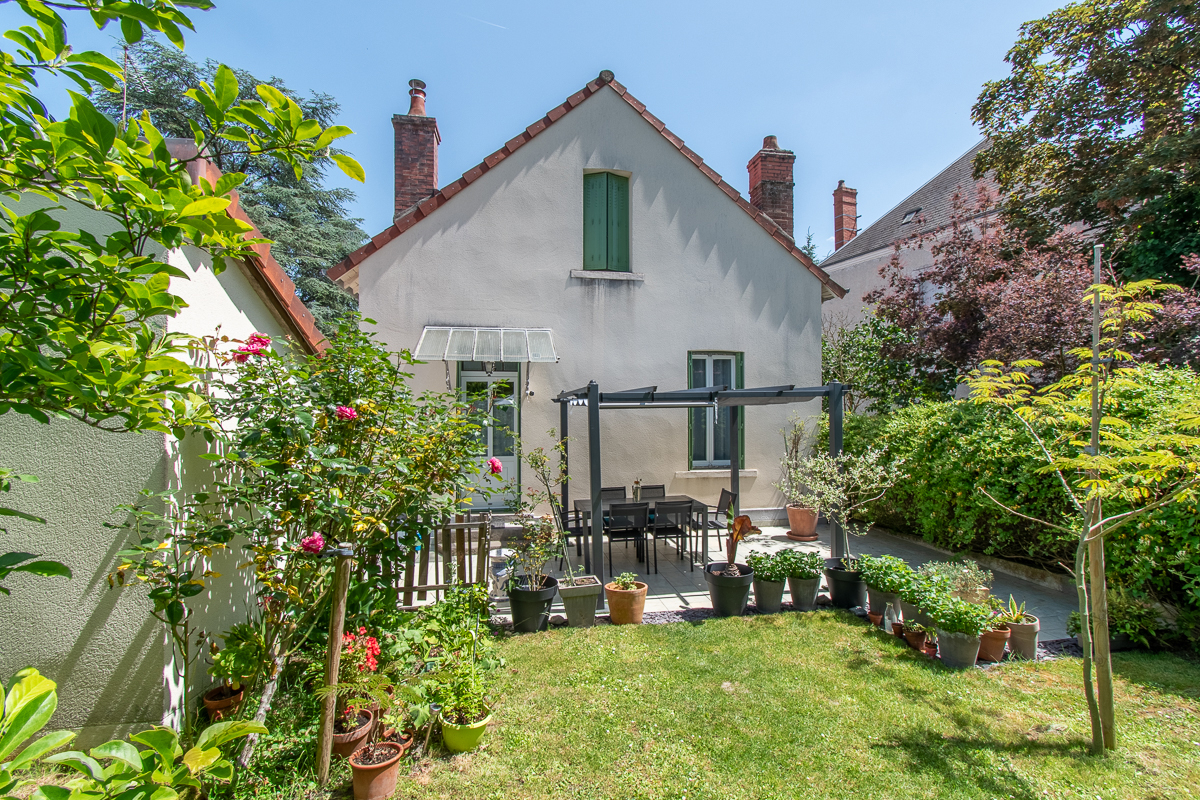 VIERZON Maison Vierzon 5 pièce(s) 88.69 m2 14