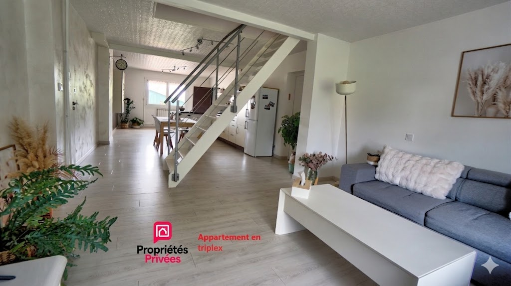 LACHAPELLE-SOUS-CHAUX Ensemble immobilier 10