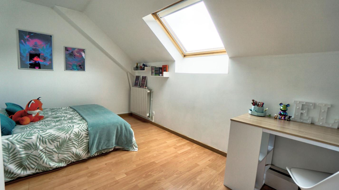LACHAPELLE-SOUS-CHAUX Ensemble immobilier 13