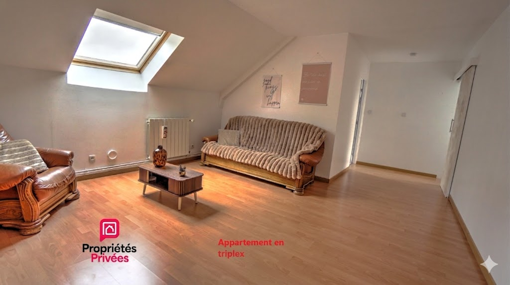 LACHAPELLE-SOUS-CHAUX Ensemble immobilier 14