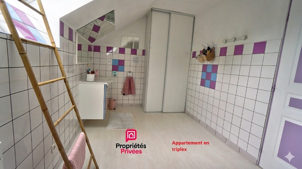 LACHAPELLE-SOUS-CHAUX Ensemble immobilier 15