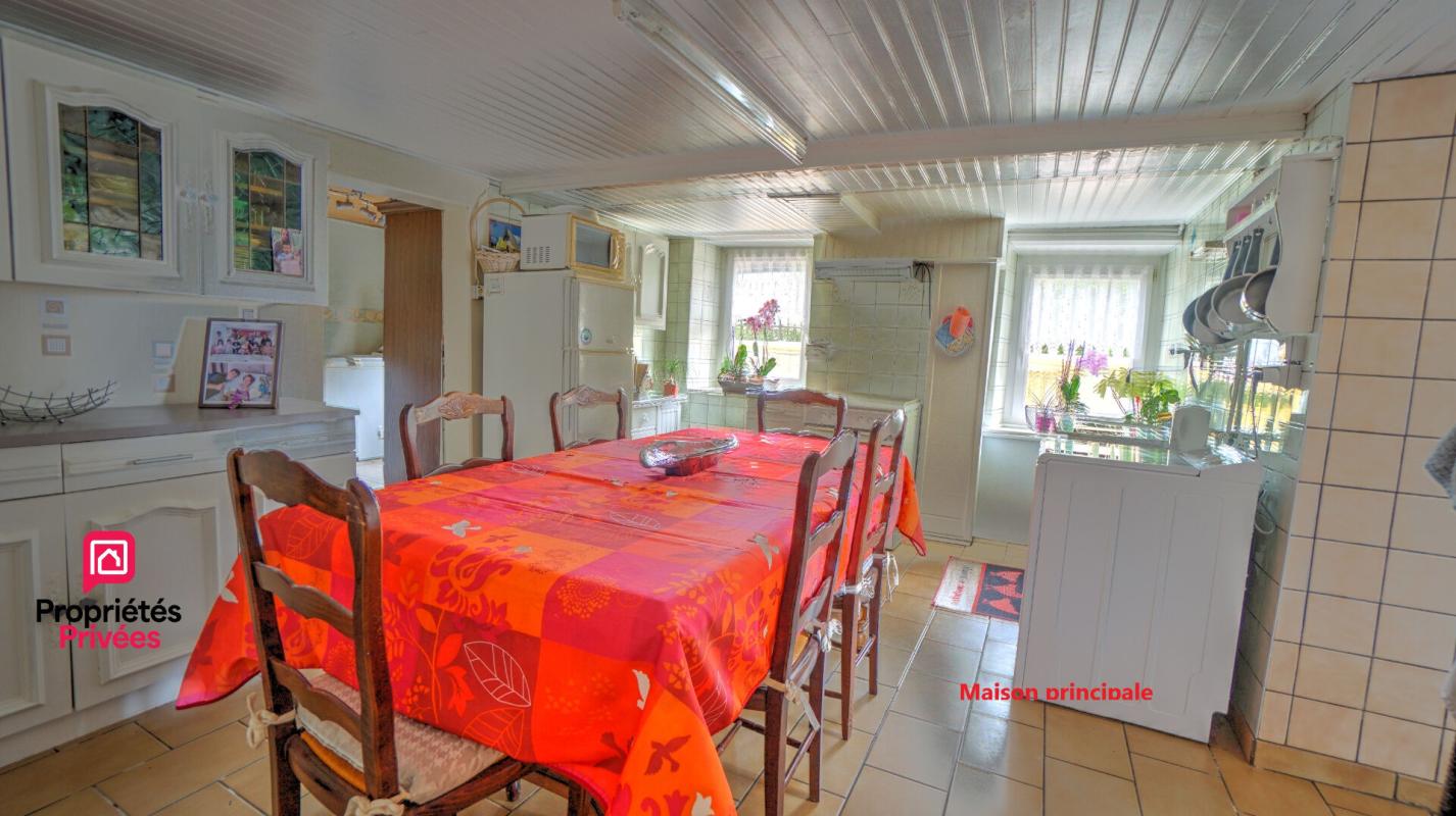 LACHAPELLE-SOUS-CHAUX Ensemble immobilier 3