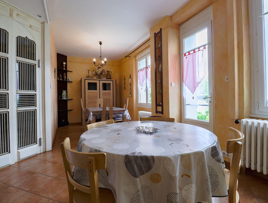 LACAUNE Maison de village rénovée avec jardin et fort potentiel locatif au coeur de Lacaune 5