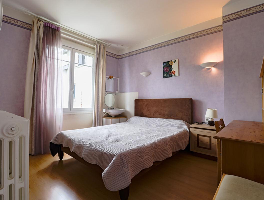 LACAUNE Maison de village rénovée avec jardin et fort potentiel locatif au coeur de Lacaune 7