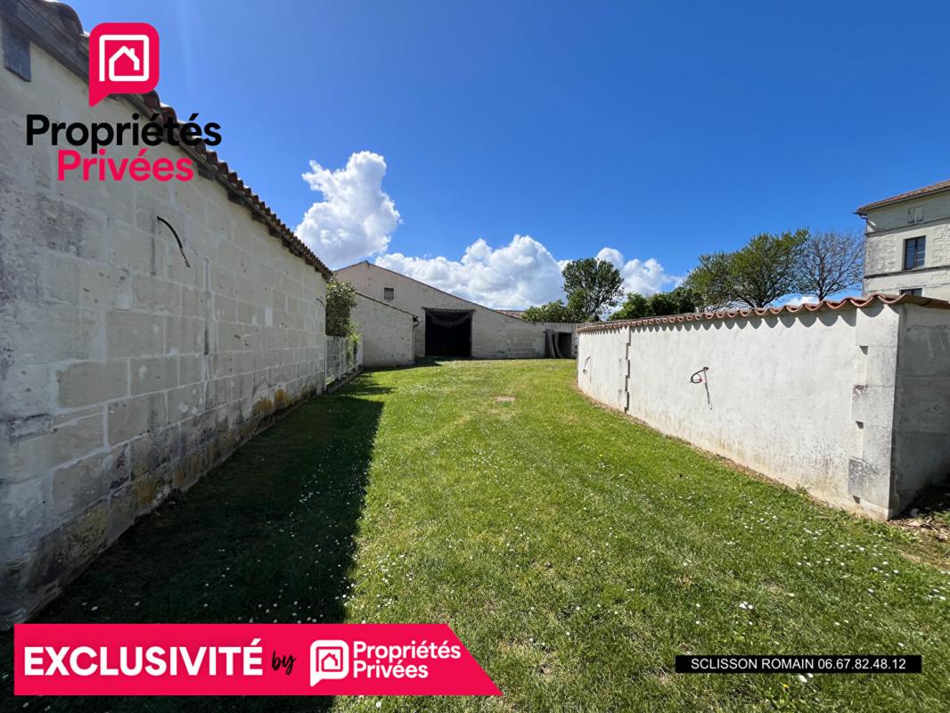 SAINT-THOMAS-DE-CONAC Exclusivité Propriété Saint Thomas De Conac - 145 m2 - 310m2 de dépendances- terrain 3871m2 - PRIX 214 219 HAI 9