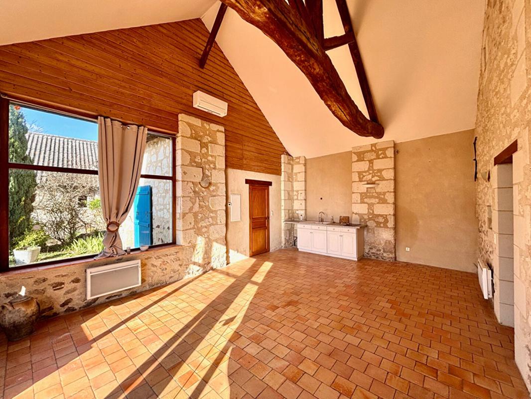 BAUGÉ-EN-ANJOU Longère avec gîtes - 10 pièce(s) 235 m2 12