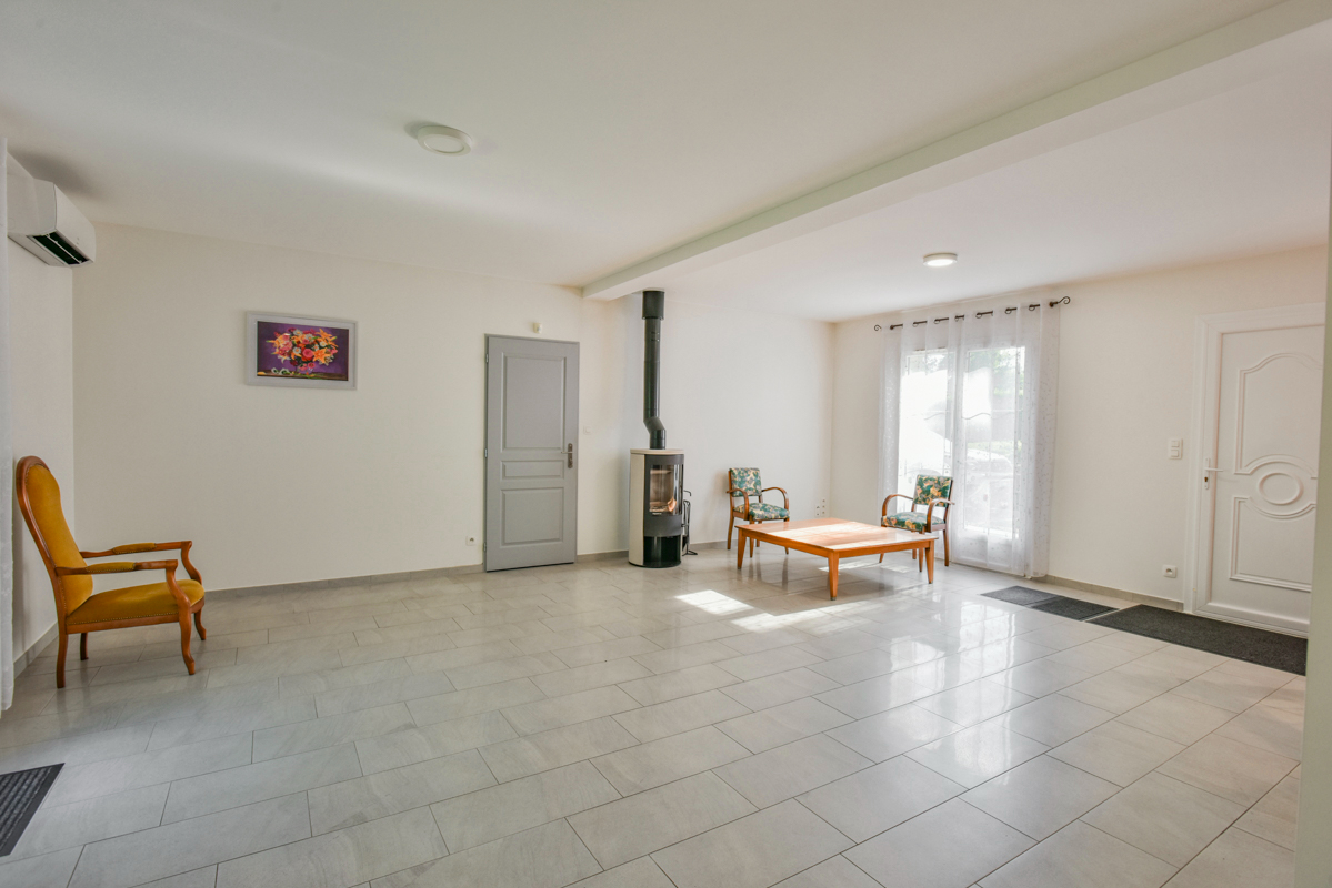COUZE-ET-SAINT-FRONT Maison contemporaine, 6 pcs, 3 chambres, 104m2, 5485m2 terrain et garage 13