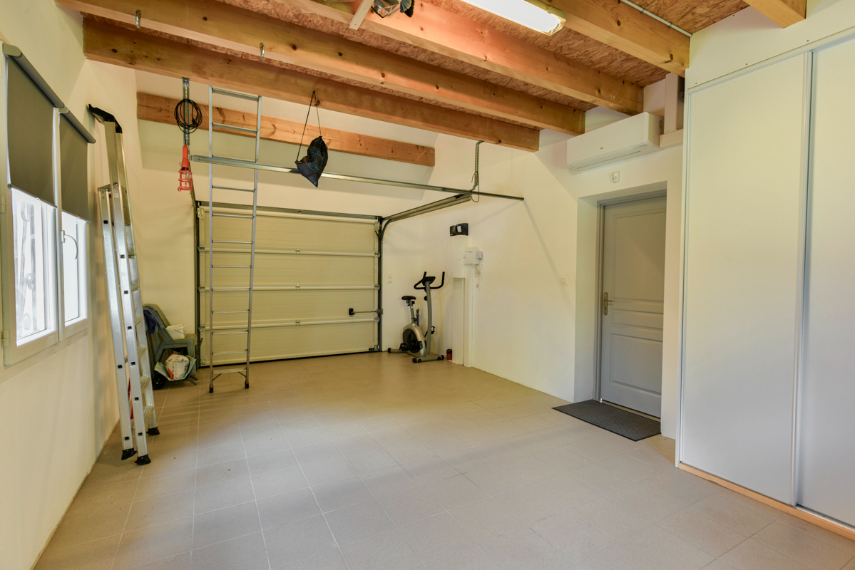 COUZE-ET-SAINT-FRONT Maison contemporaine, 6 pcs, 3 chambres, 104m2, 5485m2 terrain et garage 14