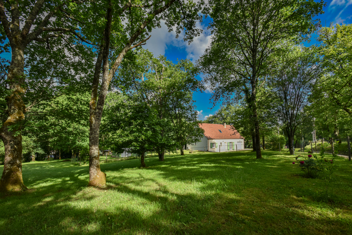 COUZE-ET-SAINT-FRONT Maison contemporaine, 6 pcs, 3 chambres, 104m2, 5485m2 terrain et garage 18