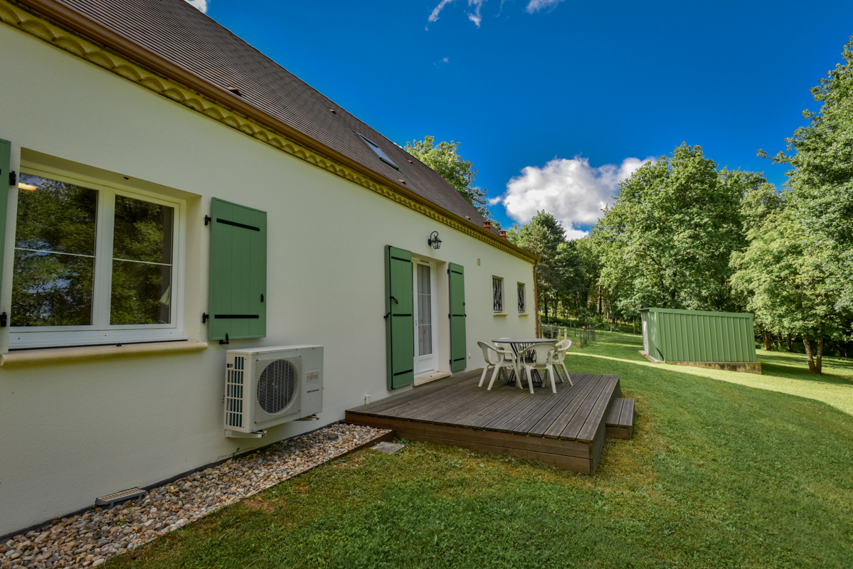 COUZE-ET-SAINT-FRONT Maison contemporaine, 6 pcs, 3 chambres, 104m2, 5485m2 terrain et garage 4