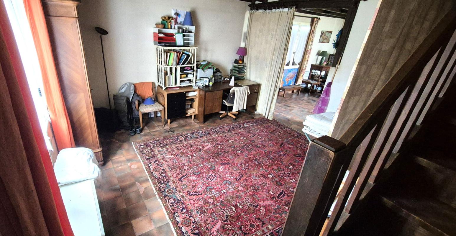 GIFFAUMONT-CHAMPAUBERT Belle Maison de Village et de Caractère style Champenois de 155 m² à Rénover et Façonner à votre Goût avec sa Cour sécurisée, Terrasse couverte, Garage et Grange de 125 m², Appentis, Bûcher et Terrain arboré de 973 m² 10