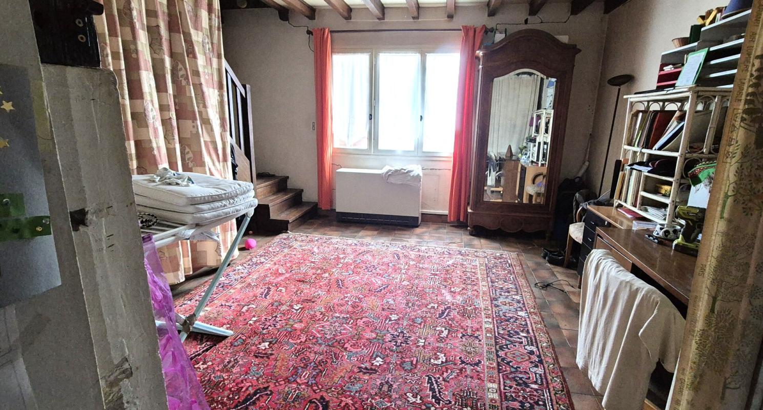 GIFFAUMONT-CHAMPAUBERT Belle Maison de Village et de Caractère style Champenois de 155 m² à Rénover et Façonner à votre Goût avec sa Cour sécurisée, Terrasse couverte, Garage et Grange de 125 m², Appentis, Bûcher et Terrain arboré de 973 m² 16