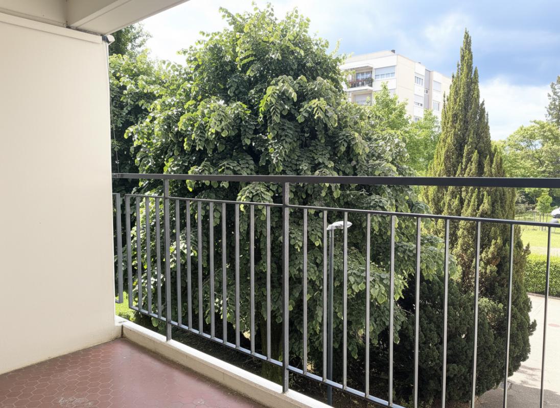 SAINTE-FOY-LES-LYON Joli T2 bis appartement entièrement rénové à neuf - CHARCOT 7