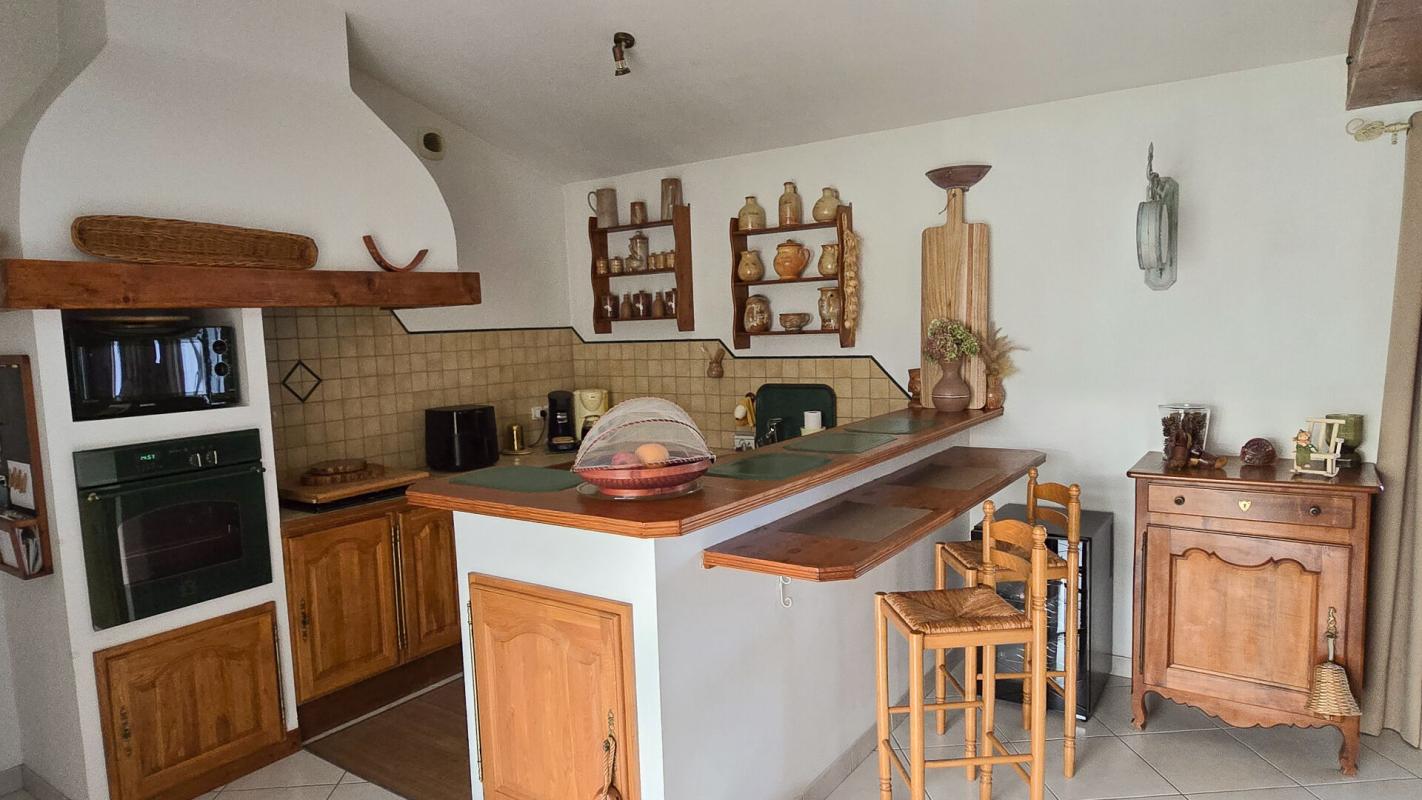 SAINT-PERE-EN-RETZ Maison  plain-pied 150 m2  parfaitement entretenue/  3 chambres  / 2 SDB  / dépendances 11