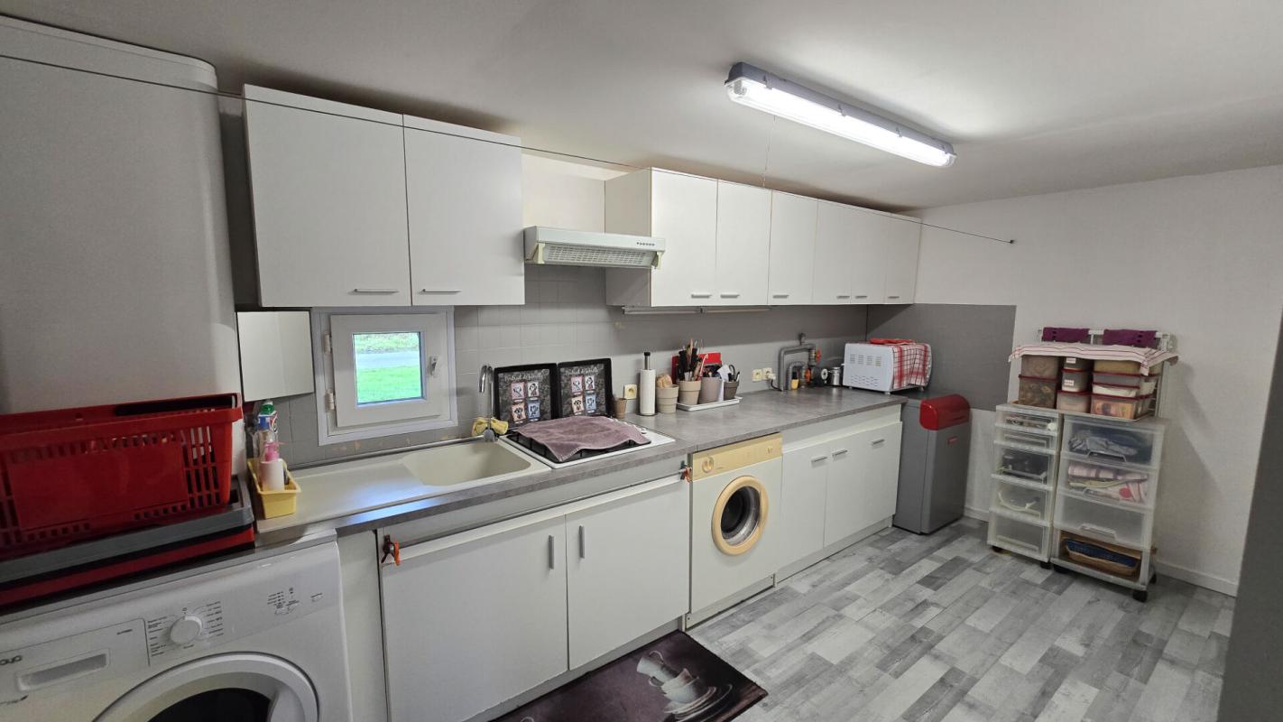 SAINT-PERE-EN-RETZ Maison  plain-pied 150 m2  parfaitement entretenue/  3 chambres  / 2 SDB  / dépendances 13