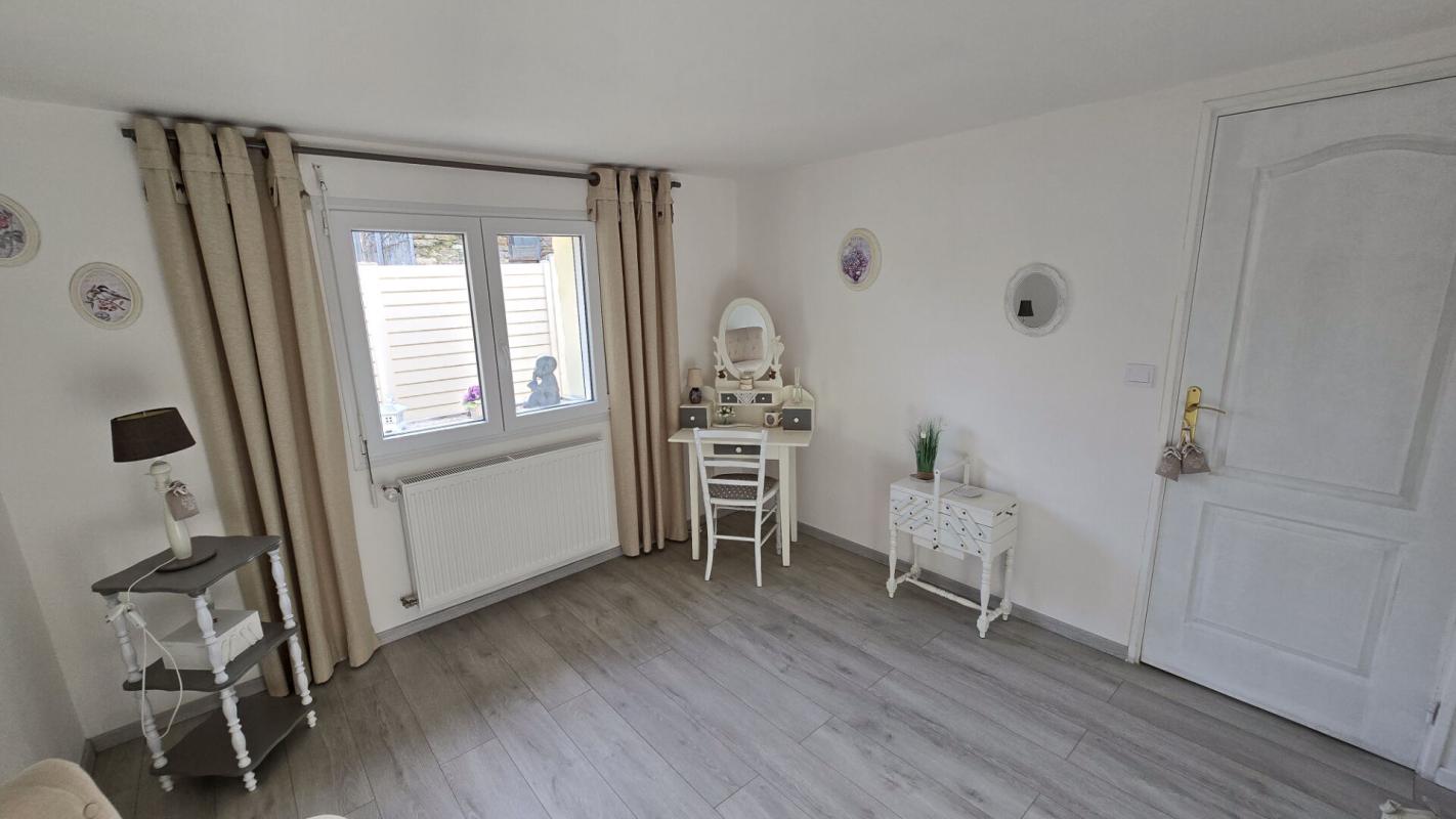 SAINT-PERE-EN-RETZ Maison  plain-pied 150 m2  parfaitement entretenue/  3 chambres  / 2 SDB  / dépendances 5