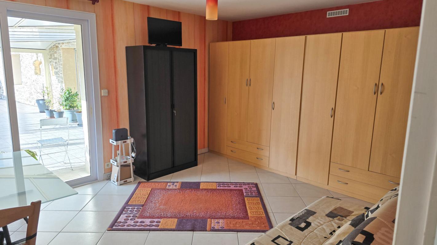 SAINT-PERE-EN-RETZ Maison  plain-pied 150 m2  parfaitement entretenue/  3 chambres  / 2 SDB  / dépendances 6