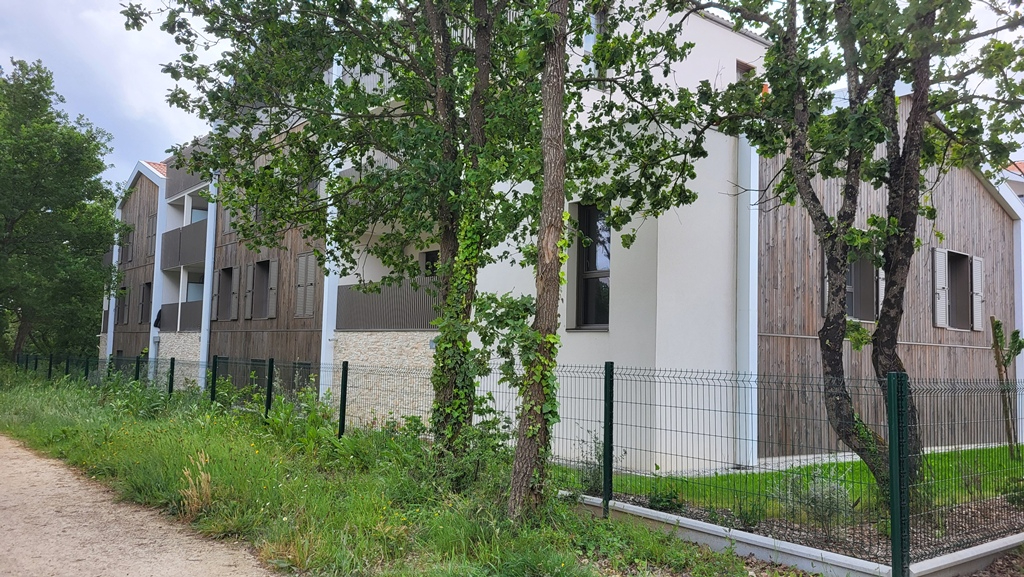 LES SABLES-D'OLONNE Appartement Les Sables D Olonne 3 pièces 72 m2 2
