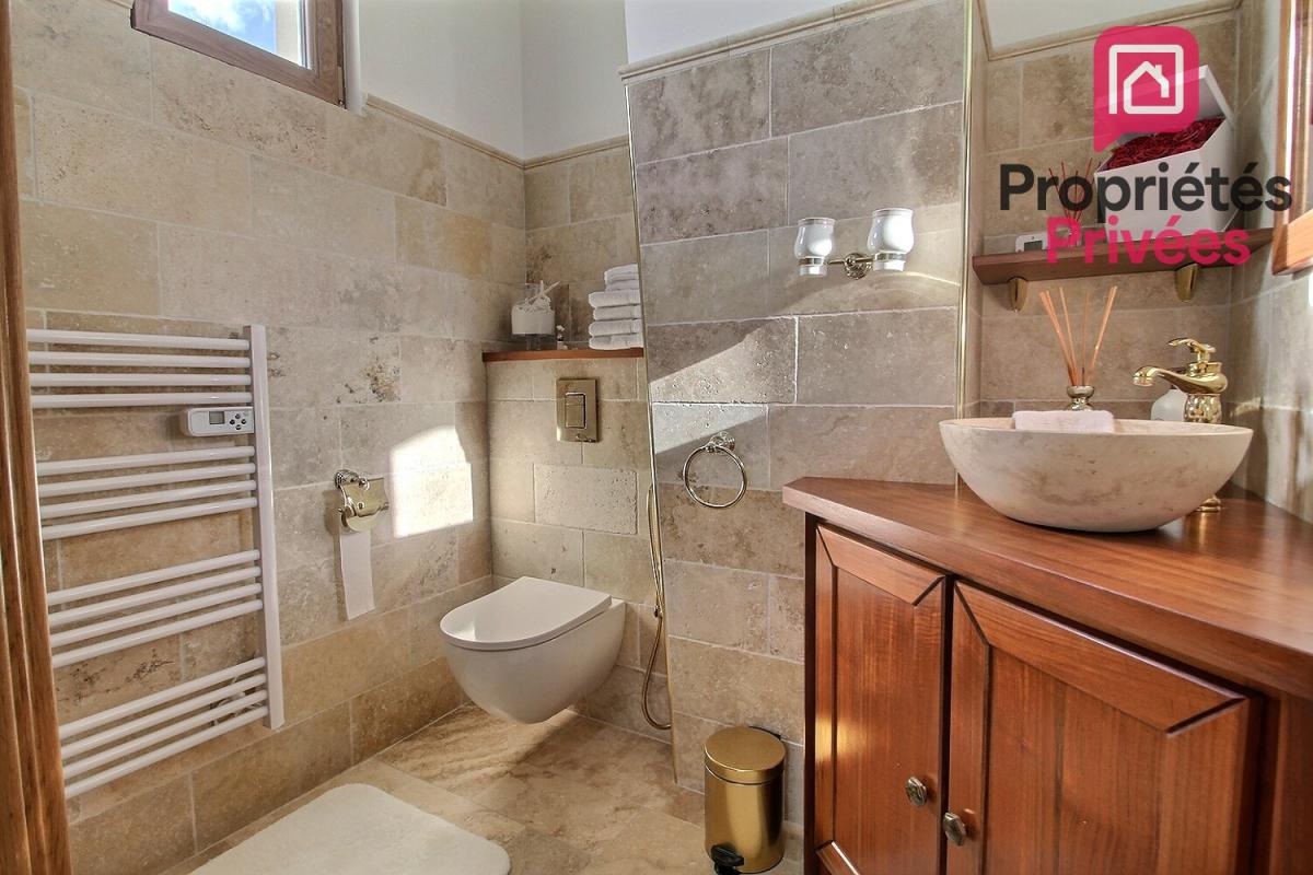 AMILLY A 1h de Paris - A VENDRE ELEGANTE MAISON CONTEMPORAINE d'environ 195 m2, GARAGE, TERRAIN 1535 m2 10
