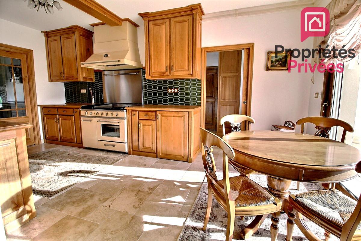 AMILLY A 1h de Paris - A VENDRE ELEGANTE MAISON CONTEMPORAINE d'environ 195 m2, GARAGE, TERRAIN 1535 m2 5