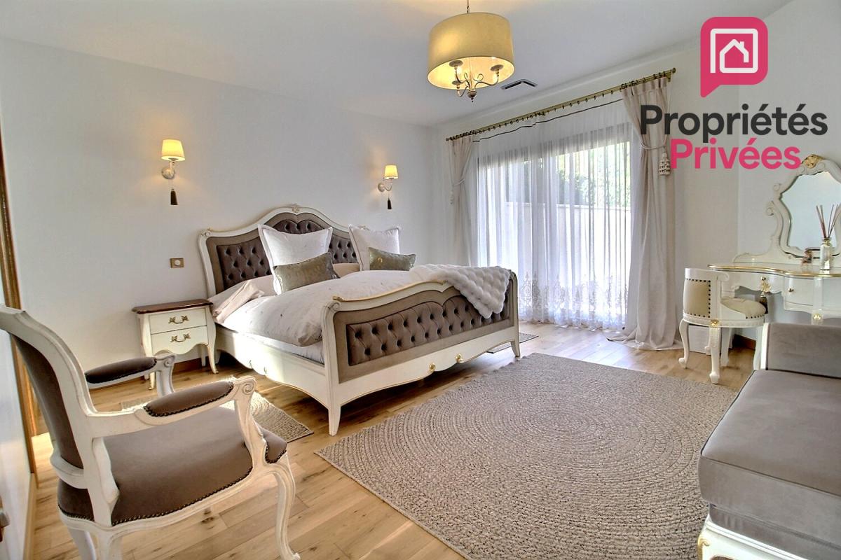 AMILLY A 1h de Paris - A VENDRE ELEGANTE MAISON CONTEMPORAINE d'environ 195 m2, GARAGE, TERRAIN 1535 m2 7