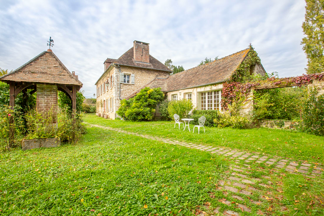 PRESSAGNY-L'ORGUEILLEUX Maison Traditionnelle et dépendances à Pressagny - L'Orgueilleux 27510 16 pièces 11 Chambres 392 m2 6