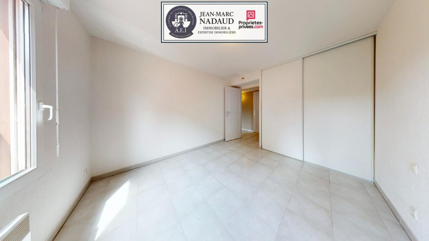 SAINT-RAPHAEL Appartement 3 pièces de 77,15 m² avec terrasse + garage, plages à pied 10