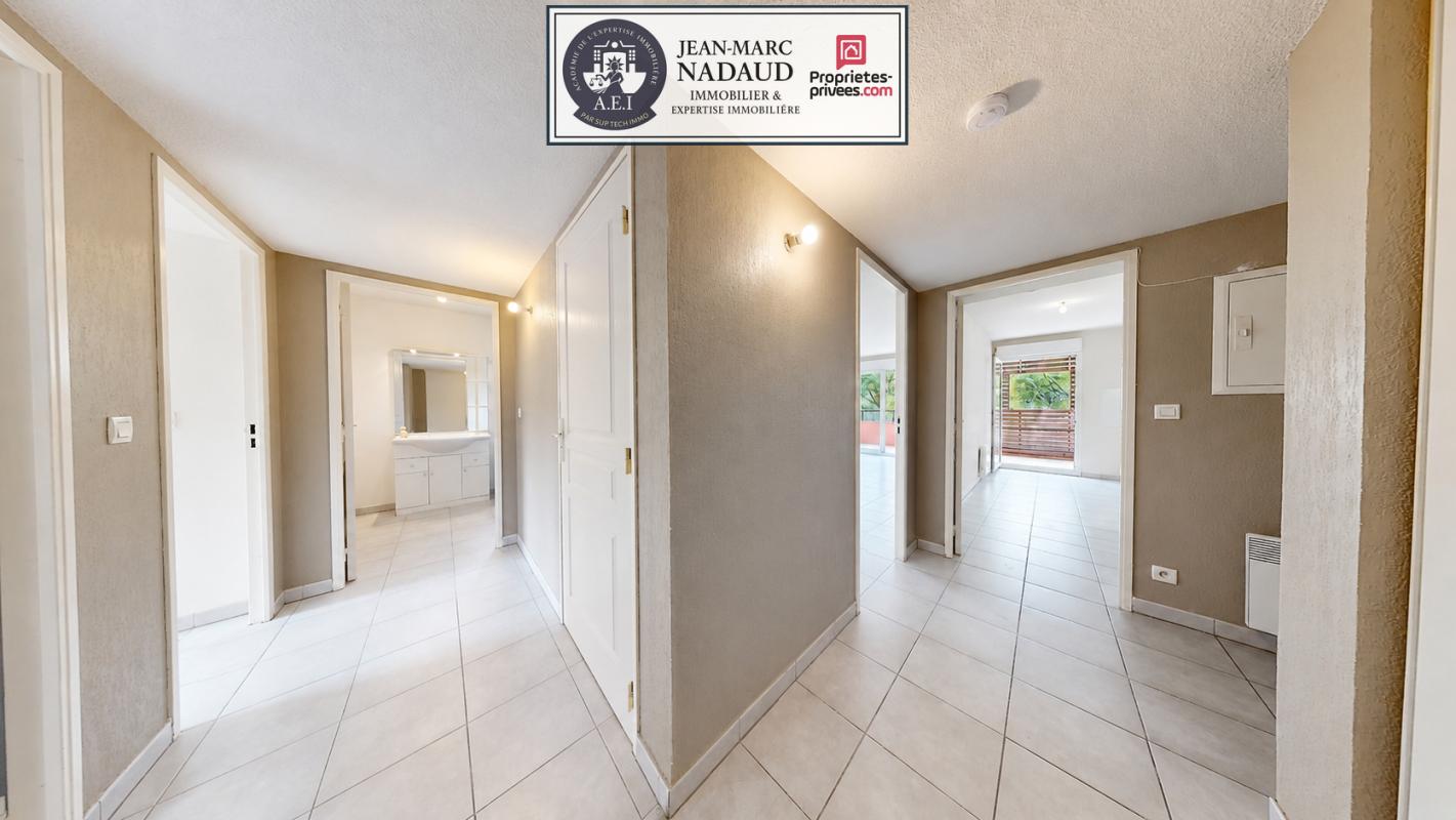 SAINT-RAPHAEL Appartement 3 pièces de 77,15 m² avec terrasse + garage, plages à pied 13