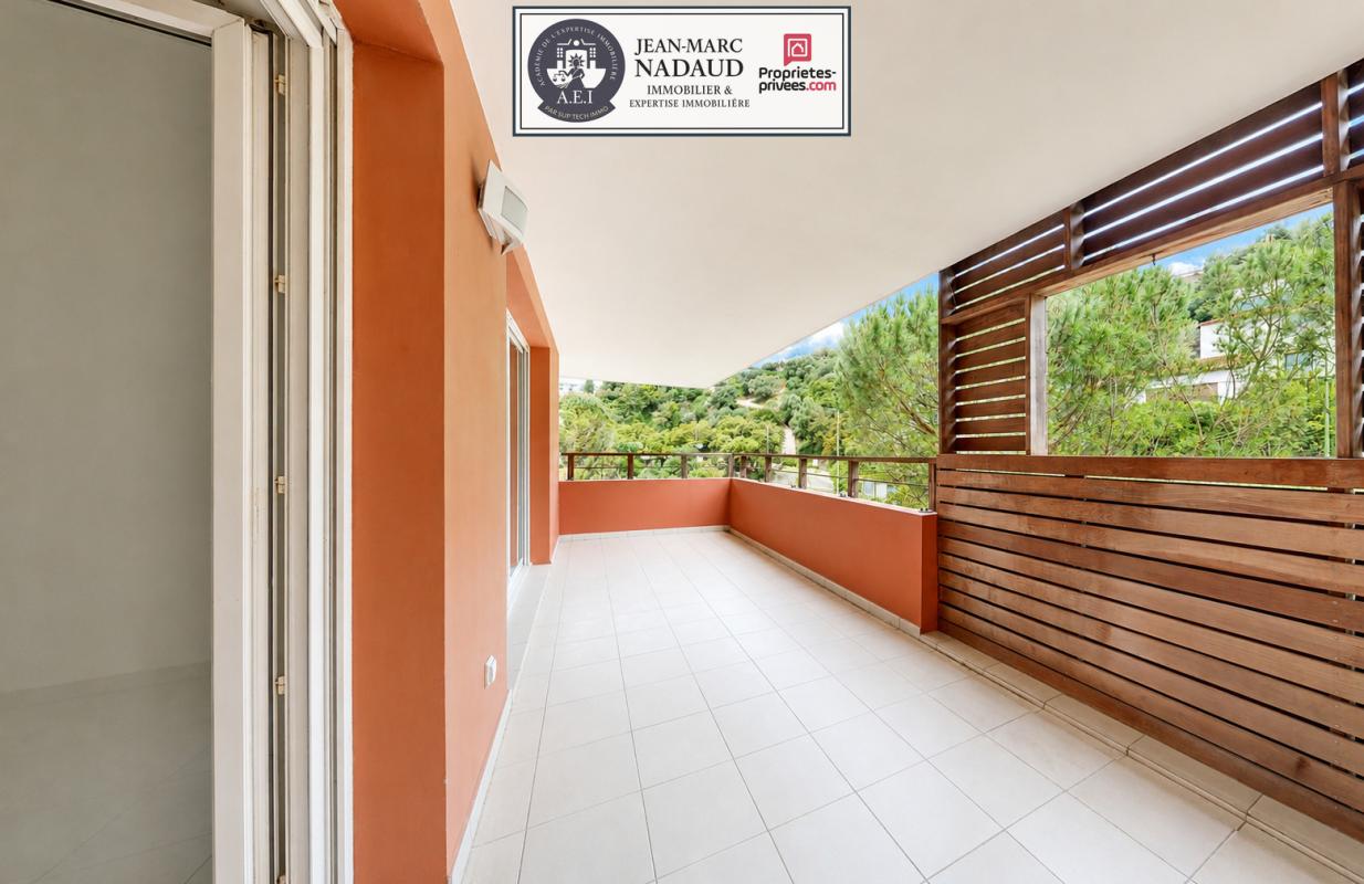 SAINT-RAPHAEL Appartement 3 pièces de 77,15 m² avec terrasse + garage, plages à pied 7
