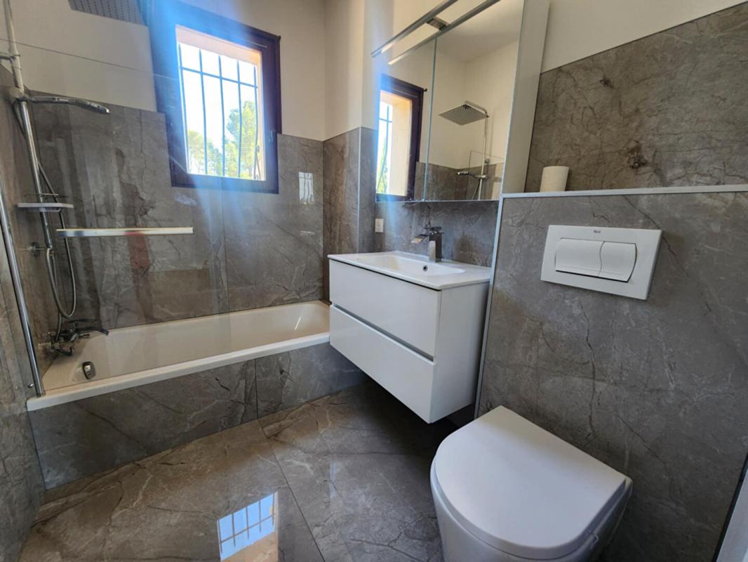 SAINT-RAPHAEL Maison Boulouris 4 pièces 82 m2- VERANDA- SOUS-SOL- JARDIN 5