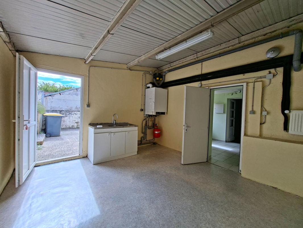 PERRECY-LES-FORGES Immeuble Perrecy Les Forges 10 pièce(s) 268 m2 4