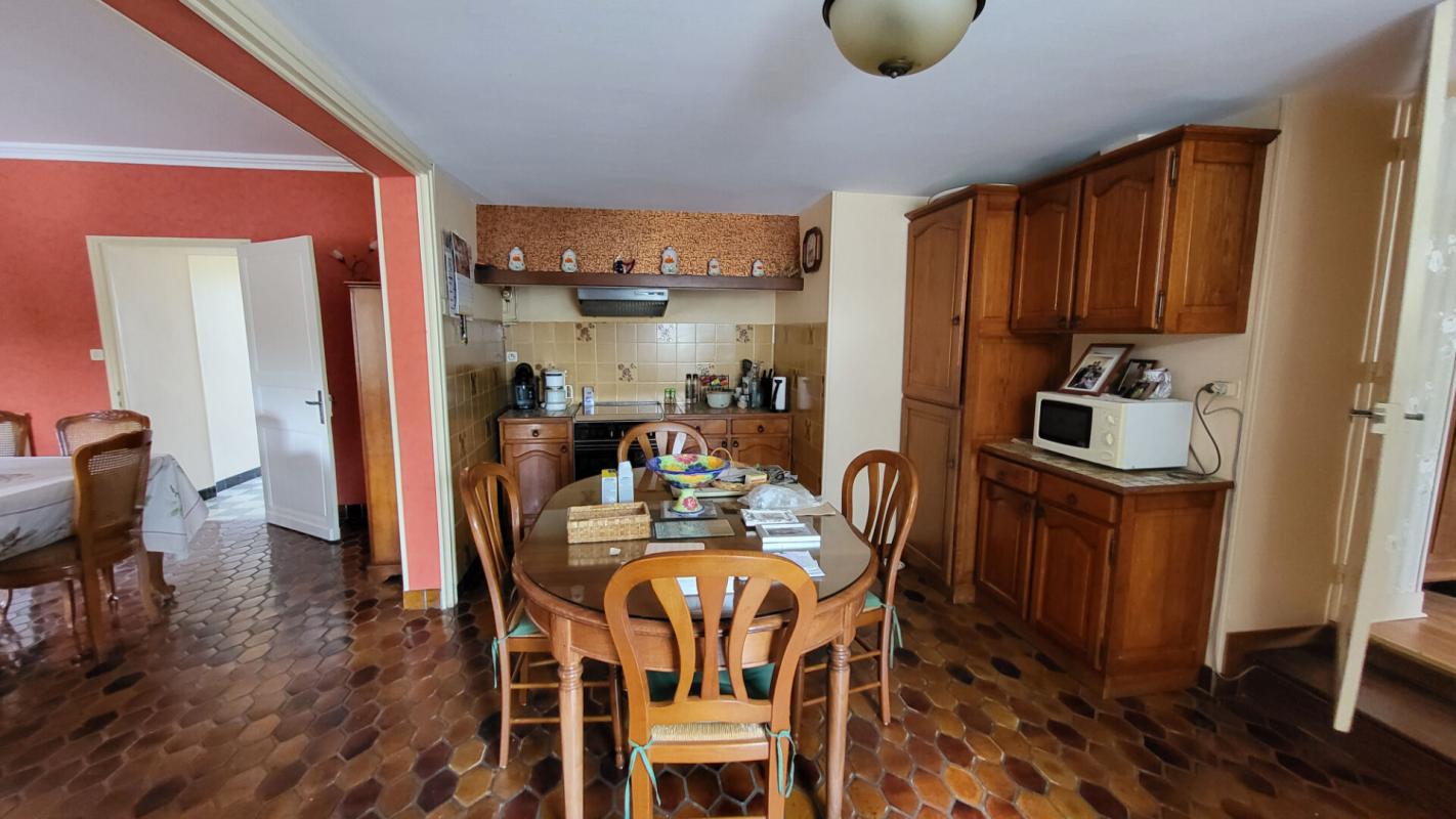 TOCANE-SAINT-APRE Tocane Saint Apre 24350 Ancienne Ferme comprenant maison 2 granges sur parcelle de 30970 m² 13