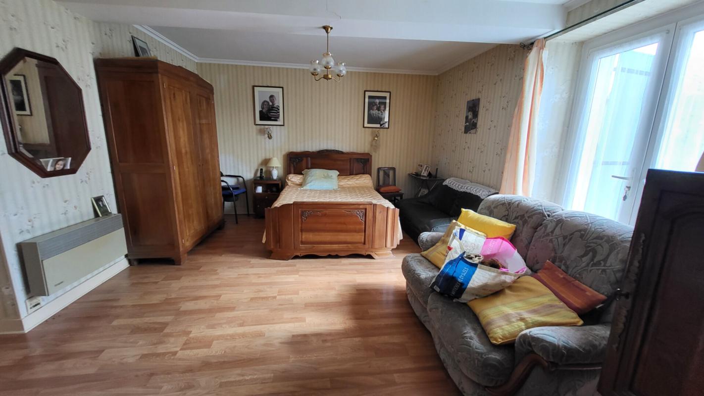 TOCANE-SAINT-APRE Tocane Saint Apre 24350 Ancienne Ferme comprenant maison 2 granges sur parcelle de 30970 m² 18