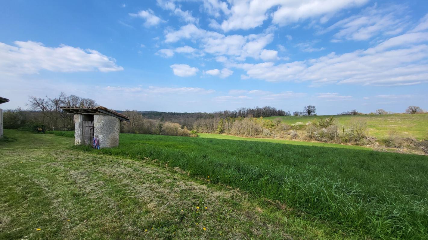 TOCANE-SAINT-APRE Tocane Saint Apre 24350 Ancienne Ferme comprenant maison 2 granges sur parcelle de 30970 m² 5