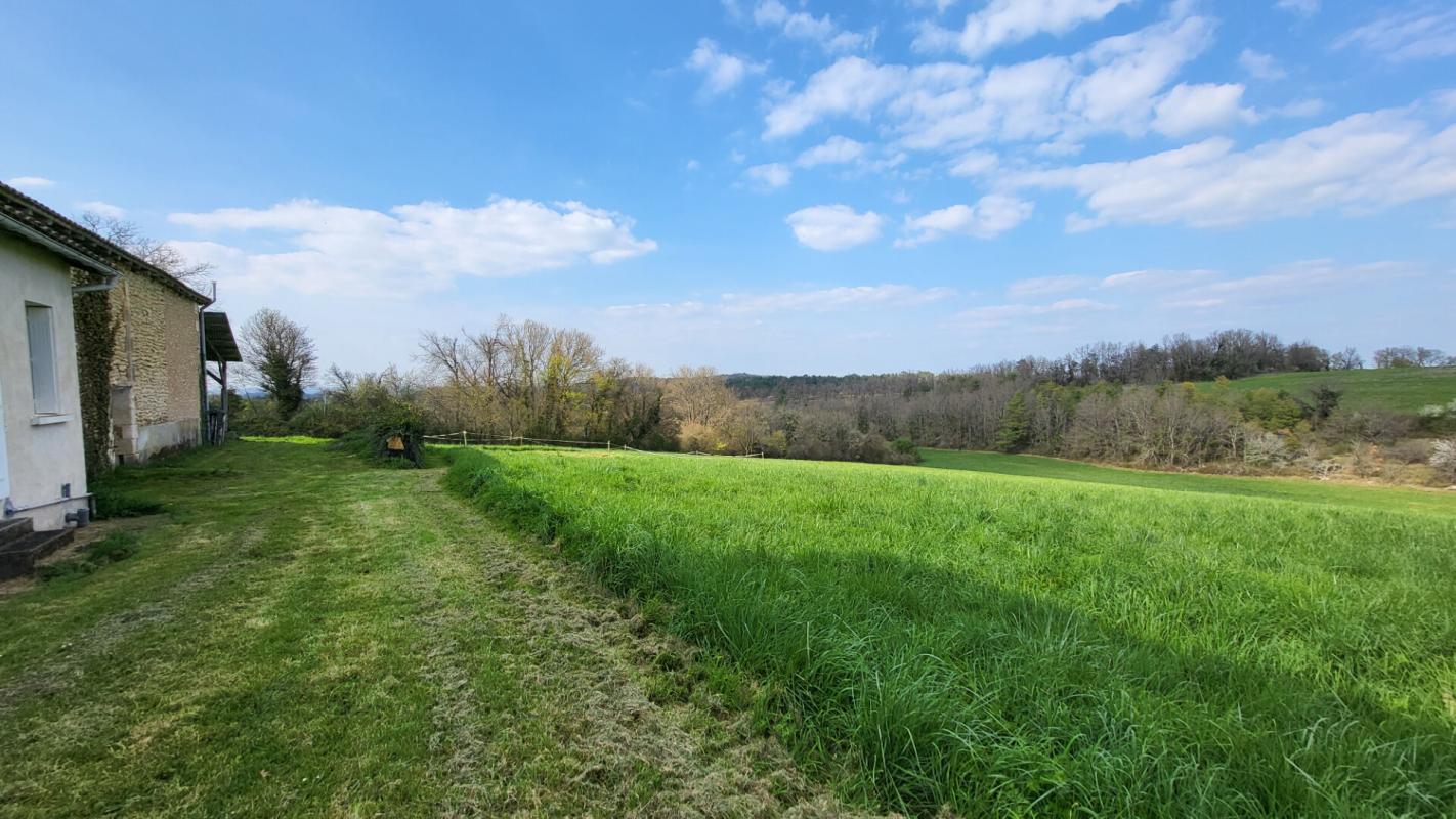 TOCANE-SAINT-APRE Tocane Saint Apre 24350 Ancienne Ferme comprenant maison 2 granges sur parcelle de 30970 m² 6