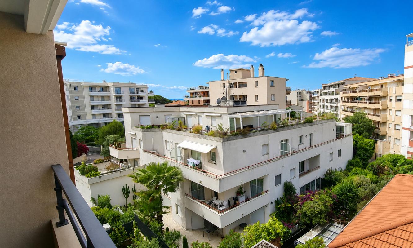ANTIBES Appartement T3 de standing avec garage 7