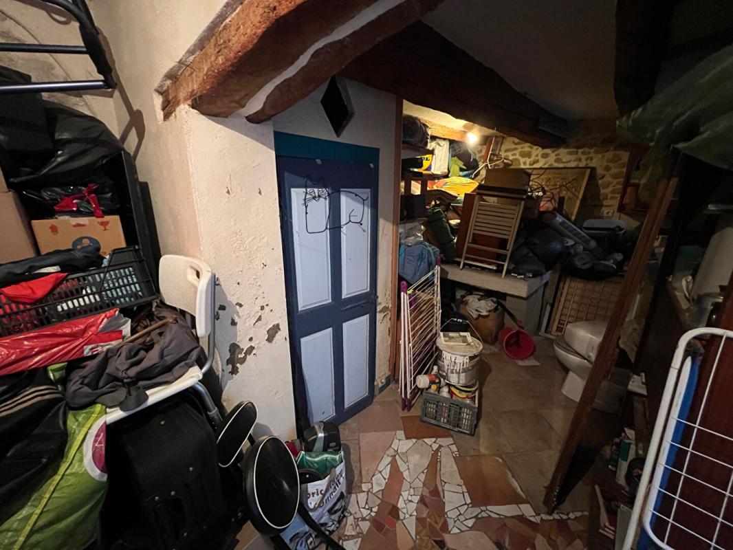 SAINT-CHAMAS Immeuble de rapports 83 m² 12