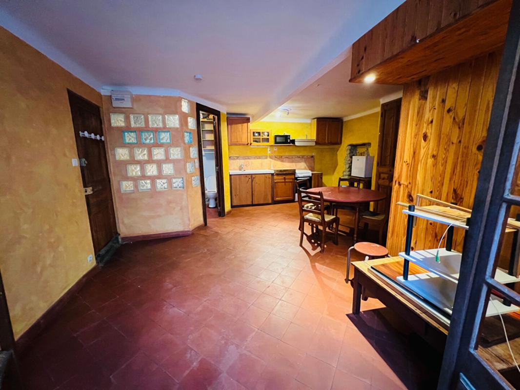 SAINT-CHAMAS Immeuble de rapports 83 m² 9