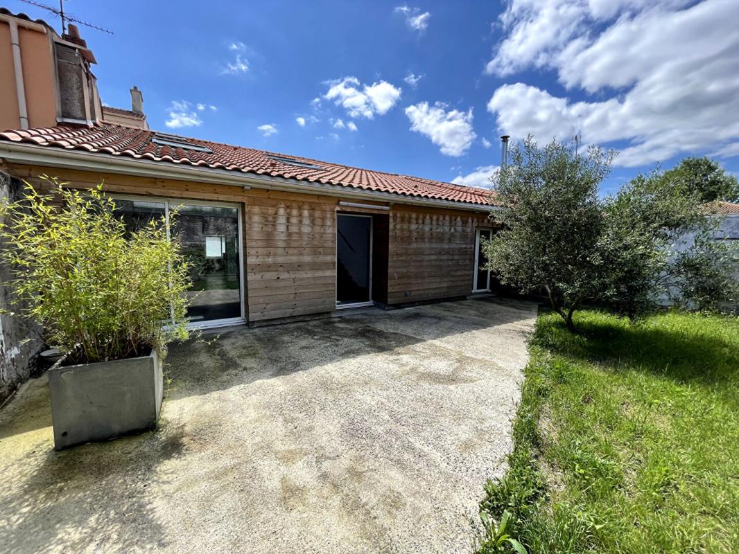 CORSEPT Maison rénovée au coeur de Corsept (44560) avec garage et jardin 3