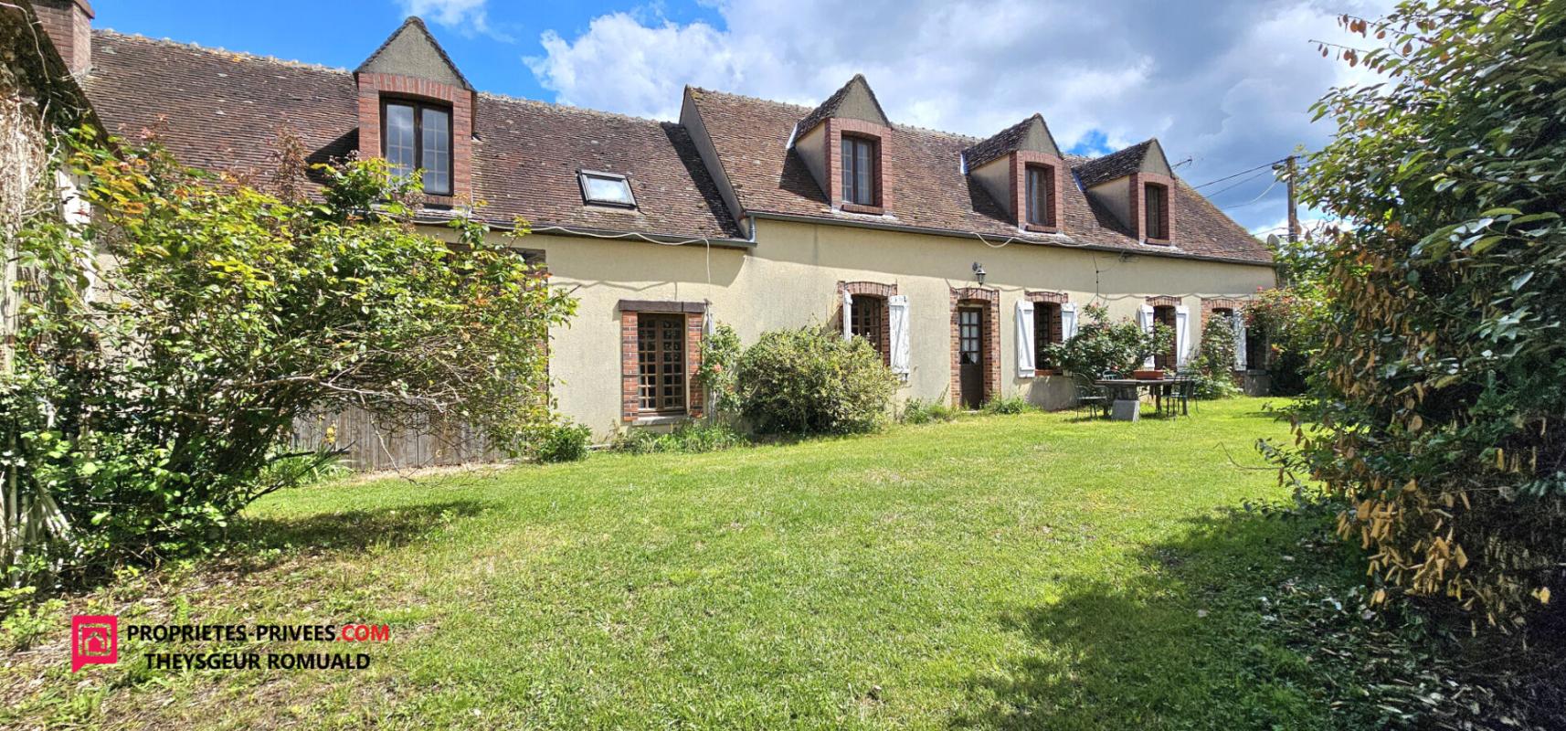 EGREVILLE Corps de ferme 7 pièce(s) 190 m2 2