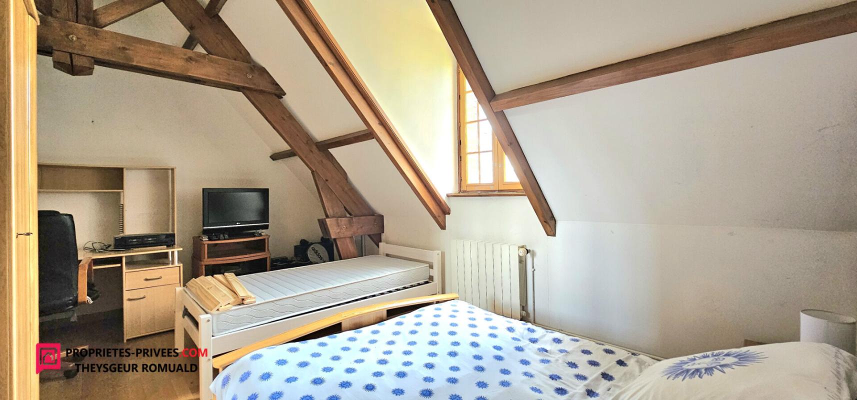 EGREVILLE Corps de ferme 7 pièce(s) 190 m2 9