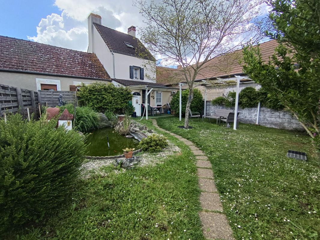 SAINT-PARIZE-LE-CHATEL MOIRY - MAISON DE BOURG 69 M2 3
