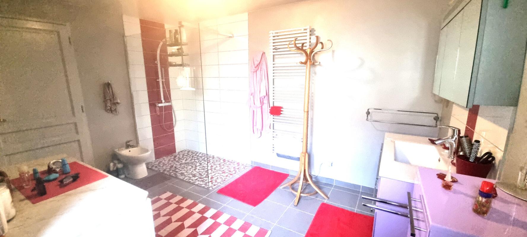 BETHONCOURT Maison de caractère - très soignée avec sa grange - CLASSE D 5
