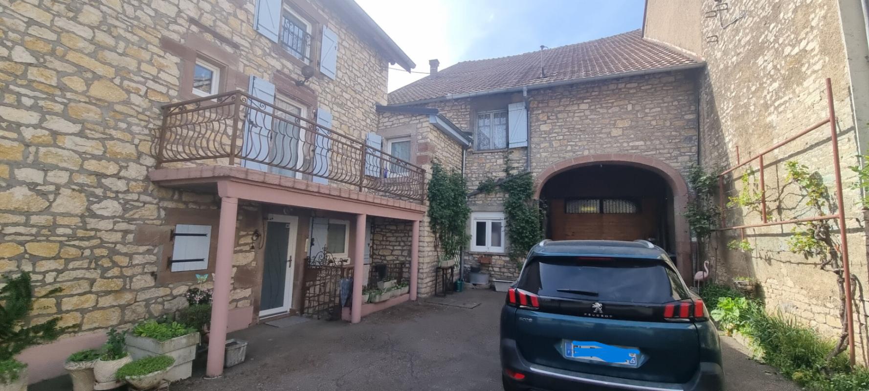 BETHONCOURT Maison de caractère - très soignée avec sa grange - CLASSE D 6
