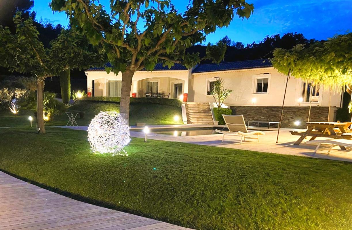 ALTHEN-DES-PALUDS Villa d'architecte 6 pièce(s) 230 m2 1