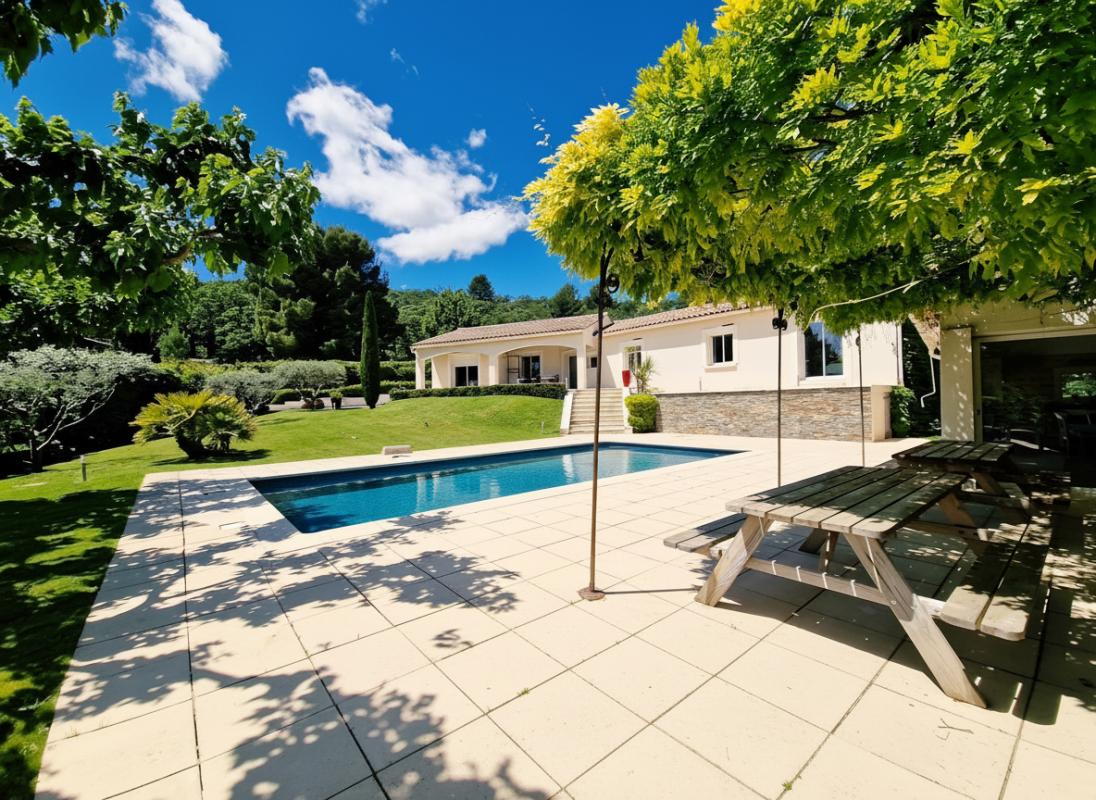 ALTHEN-DES-PALUDS Villa d'architecte 6 pièce(s) 230 m2 15