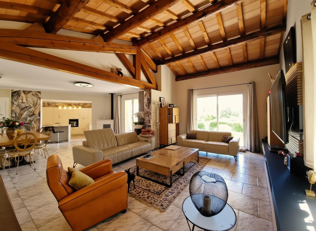 ALTHEN-DES-PALUDS Villa d'architecte 6 pièce(s) 230 m2 4