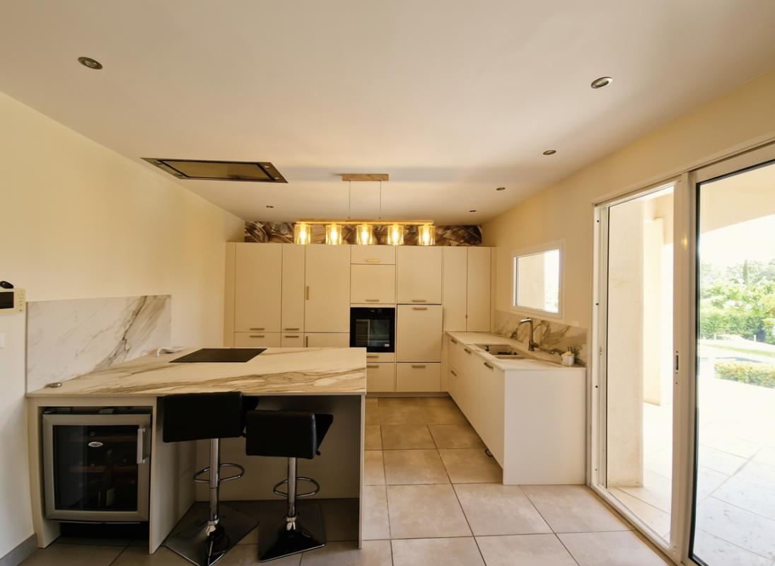 ALTHEN-DES-PALUDS Villa d'architecte 6 pièce(s) 230 m2 6